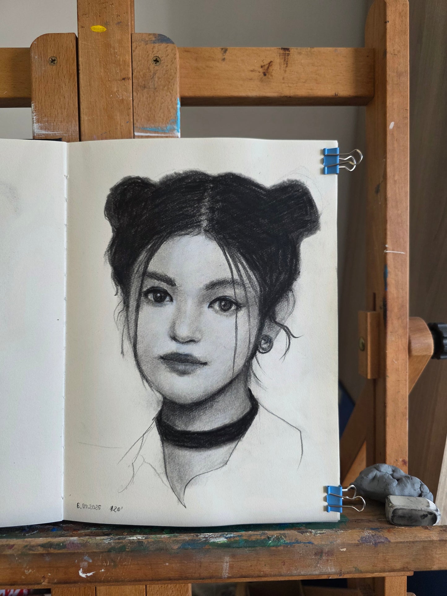 New Jeans Danielle charcoal portrait - A4 (21x29.7cm)